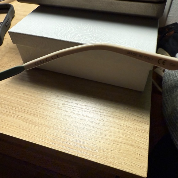 Gucci Mint Green Sunglasses - Picture 5 of 6